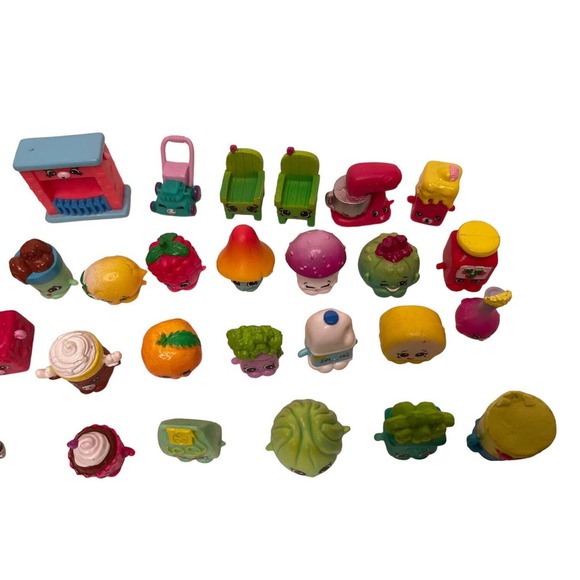 50 SHOPKINS Mixed Seasons VARIOUS FIGURES Lot Mushrooms Food Furniture - Picture 5 of 6